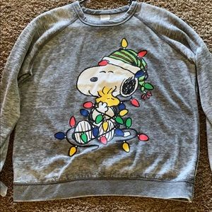 super festive peanuts sweatshirt 🤩